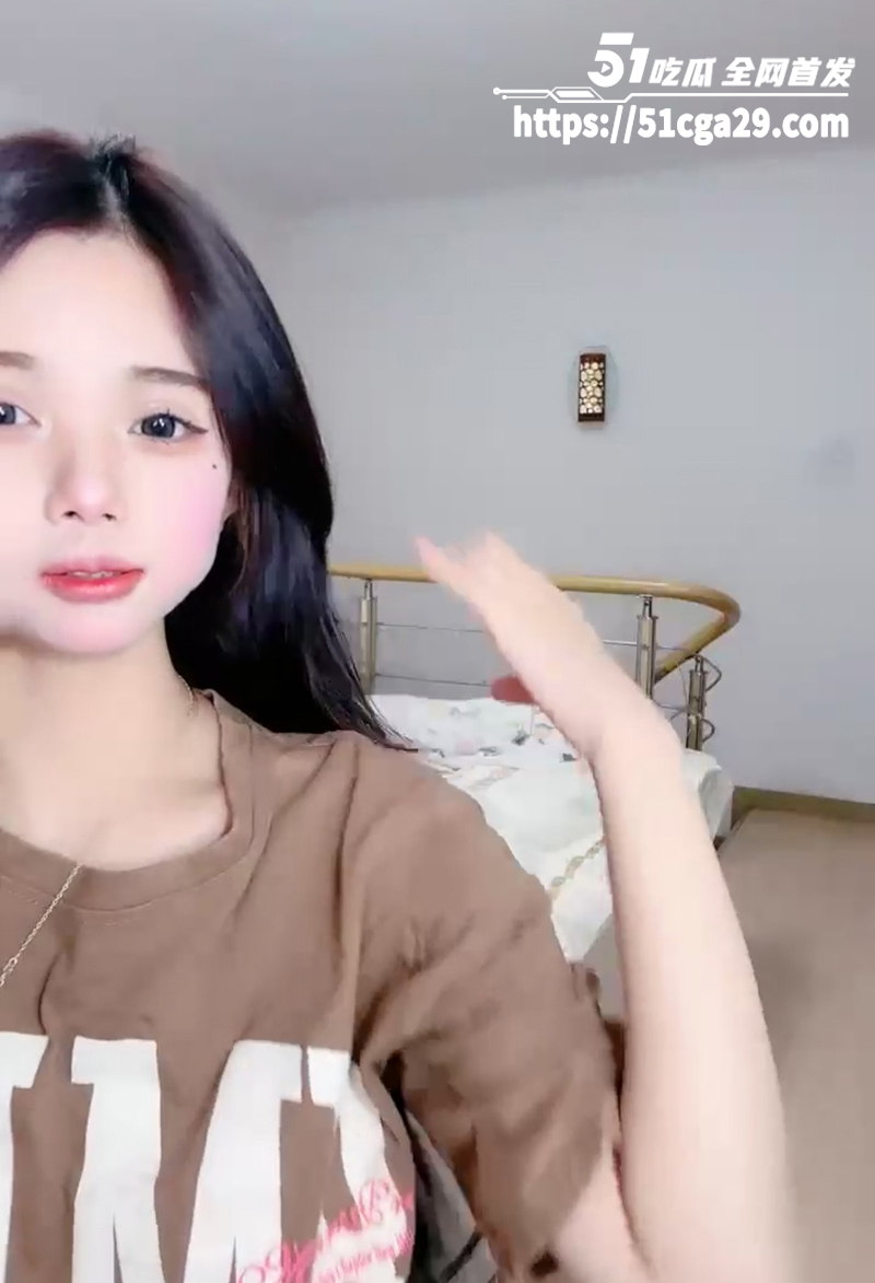 巨乳网黄主播 纯情的皮皮 情色直播精选 第五弹 纯美邻家小妹妹揉奶求操 穿性感护士比基尼淫骚起舞！