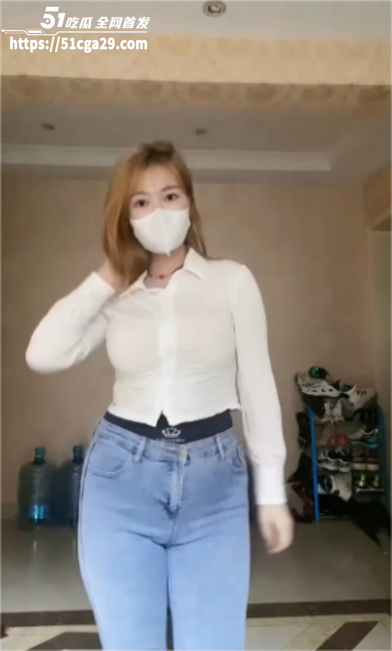 抖音24万粉巨乳网红 陈老师微胖 线下私拍流出 脸穴同框坐屌交合 肉穴被蹂躏淫水喷溅！