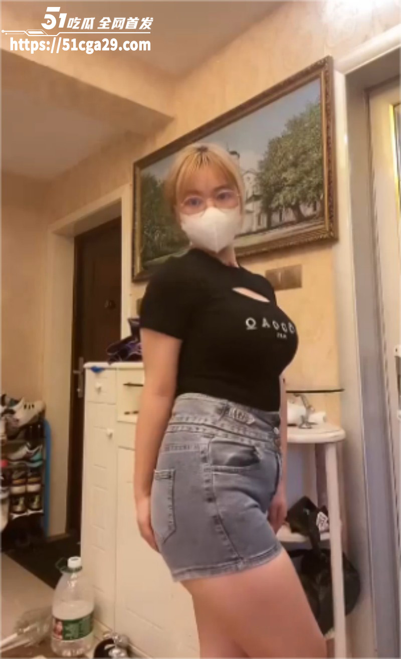 抖音24万粉巨乳网红相关图片