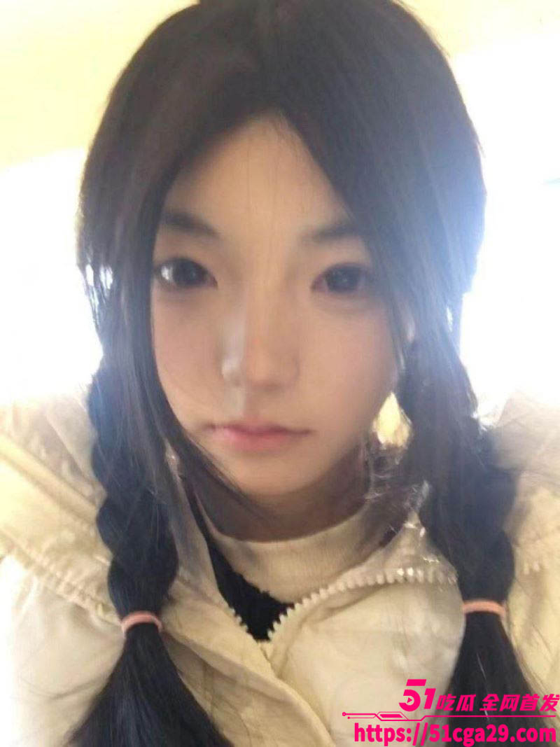 顶级颜值女大LvJi相关图片