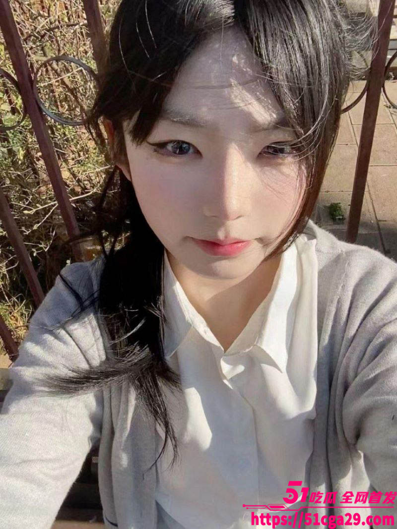 顶级颜值女大LvJiaHui被金主包养调教 JK黑丝制服反差口交 被无套打桩猛操 淫叫超骚！