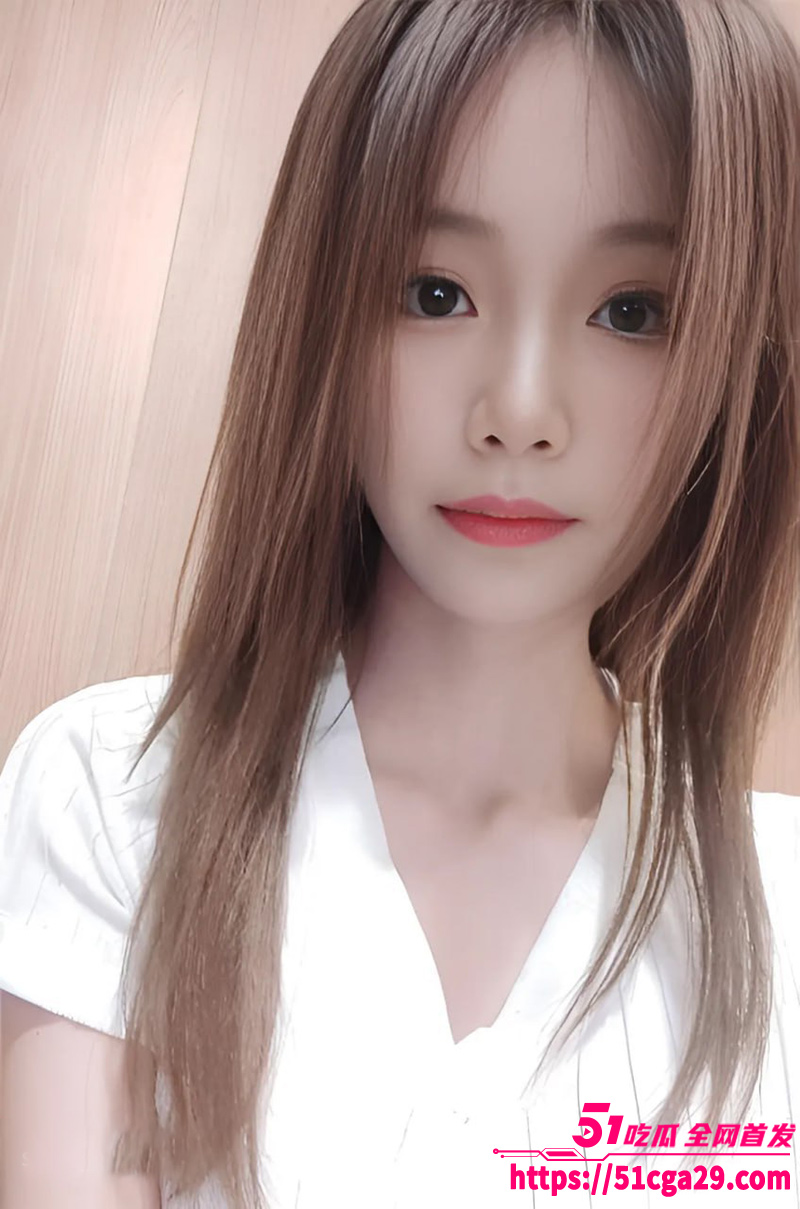 高颜值女大学生 李启丹 啪啪性爱视频流出 s型身材小母狗 镜前被疯狂后入 酥胸震颤反差爆表！