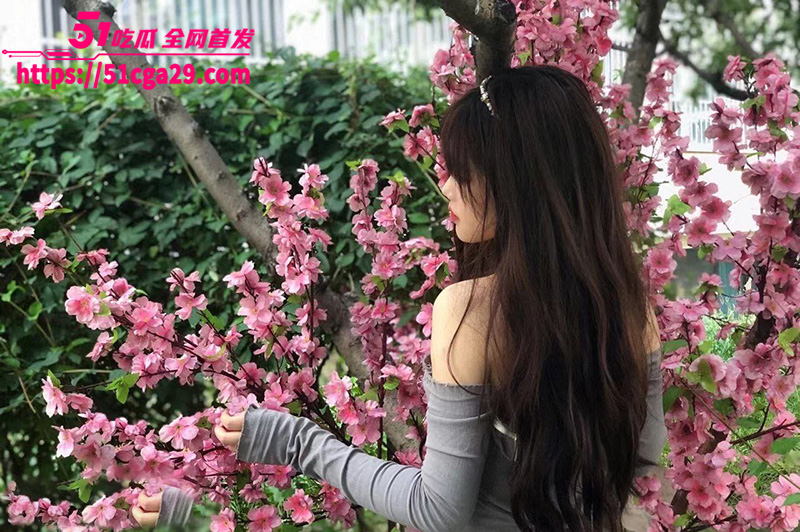 重庆纯欲女大学生 性爱调教视频流出 穿戴狗链项圈吞吐肉棒 上位骑乘疯狂榨取金主精液！