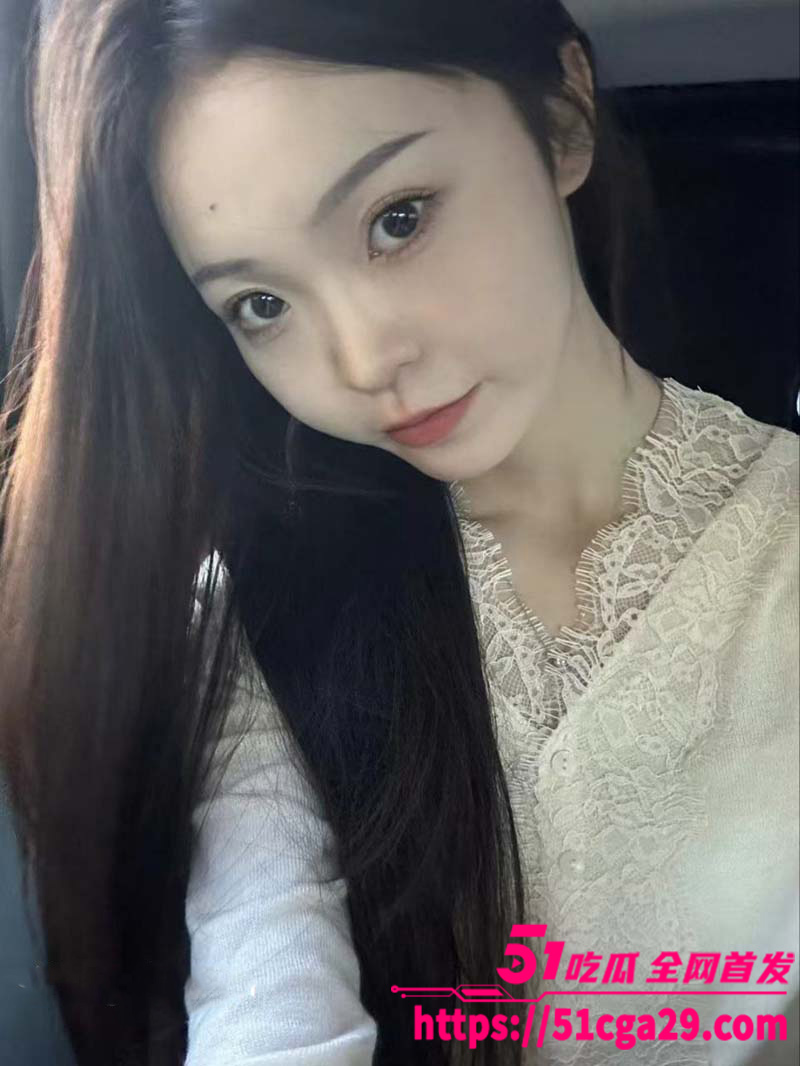 上海高颜值幼师 刘雨菲 人前女神人后贱母狗 被炮友调教成精盆马桶 戴口球求草无比的反差！