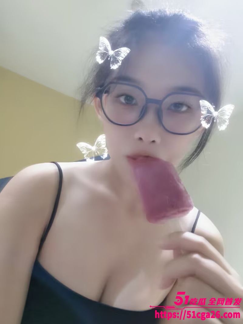 沈阳学生妹 陈语芷 裸聊做爱视频流出 白嫩少女被炮友无套爆操 极品巨乳无比诱人！