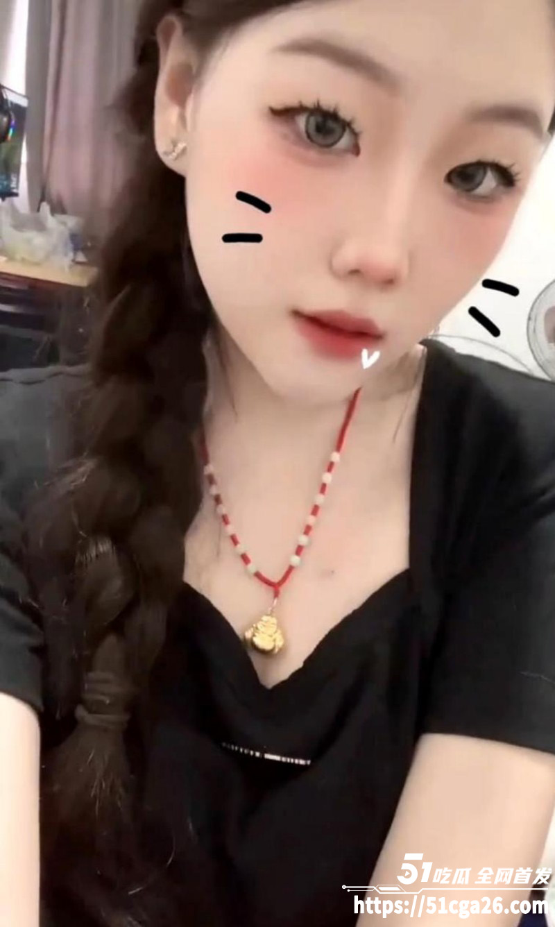 吉林长春22岁反差御姐 辛磊磊 为取悦金主被远程调教 揉奶搓穴掰唇喷尿下贱至极！