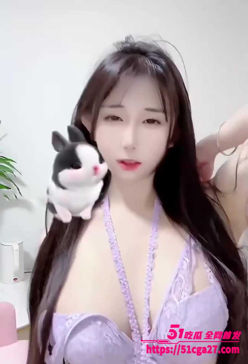快手巨乳舞蹈主播 小相关图片