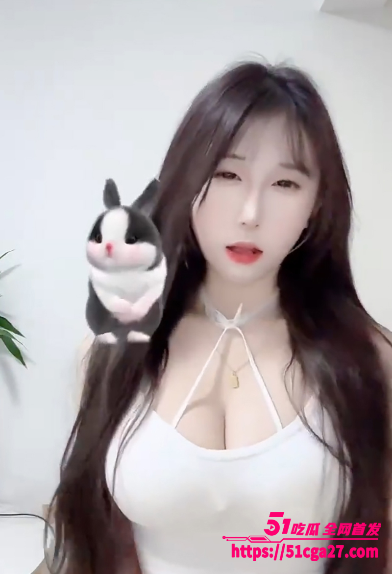 快手巨乳舞蹈主播 小相关图片