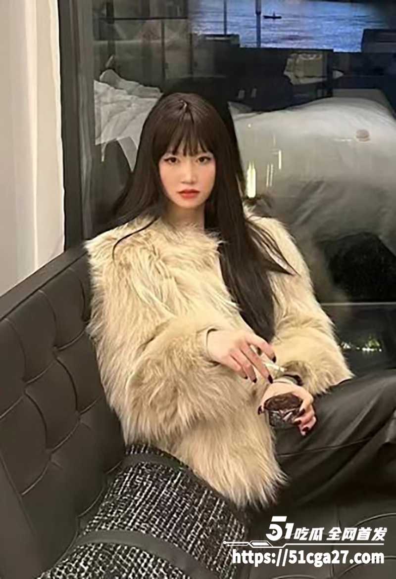 高颜值福利姬 银牌灌相关图片