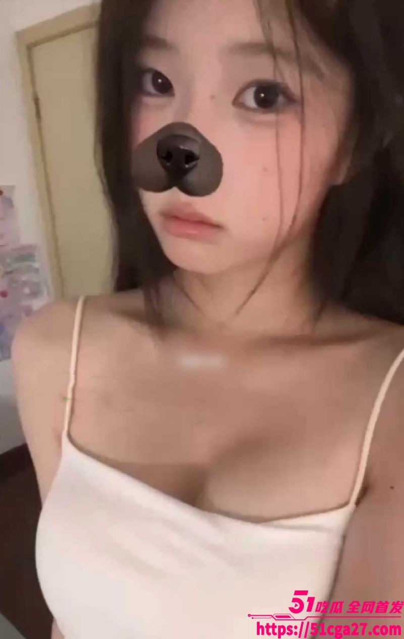 北京联合大学 极品学生妹性爱视频流出 巨乳尤物与富二代车震 各种姿势爆操内射 白浆四溢！