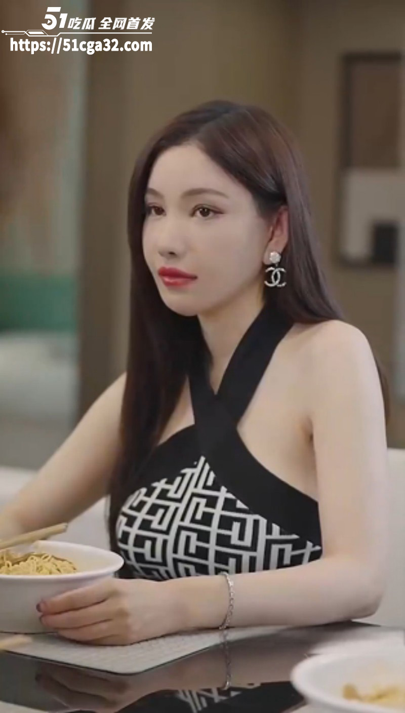 擦边短剧《阳光彩虹马小驴》全集05