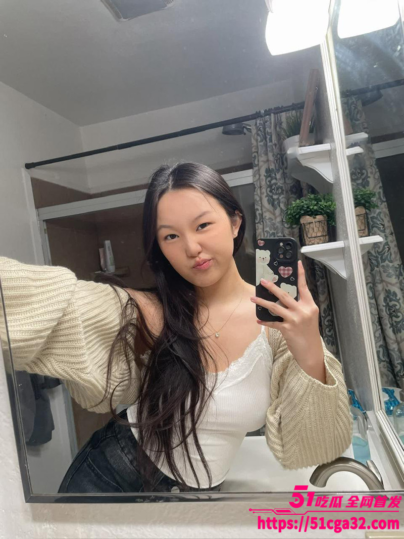 日籍反差女大学生 杰西 私拍视频流出 丰乳肥臀性感母狗 骑乘假屌淫骚自慰！