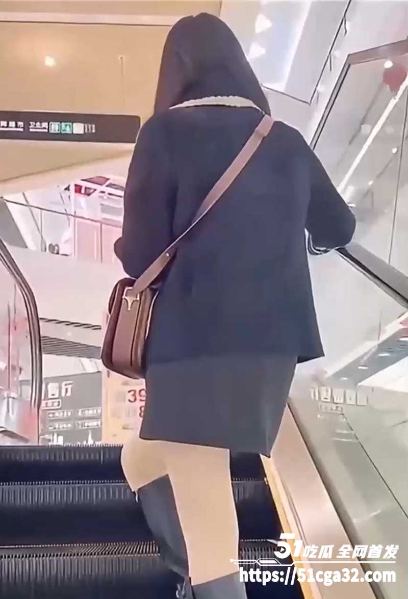 瓜友商场试衣间偷操清纯小姐姐 口交后入超刺激 回家继续打桩爆操 小骚货被操到求饶直喊爸爸！