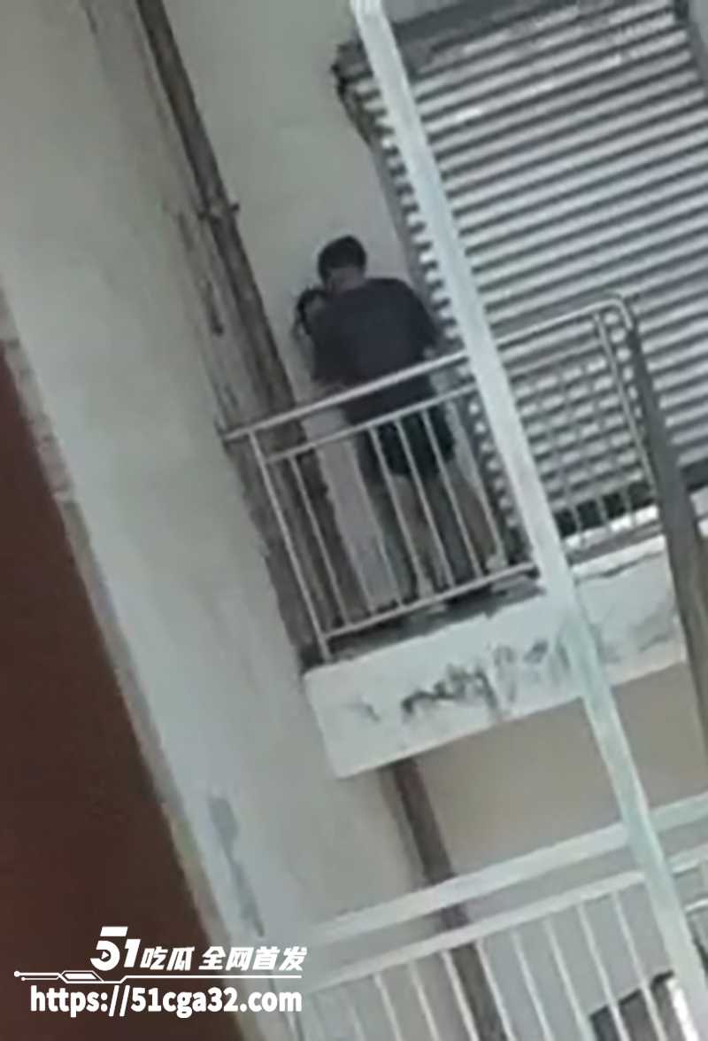 仁寿县第二高级职业中学大学生教学楼野战偷拍视频曝光7