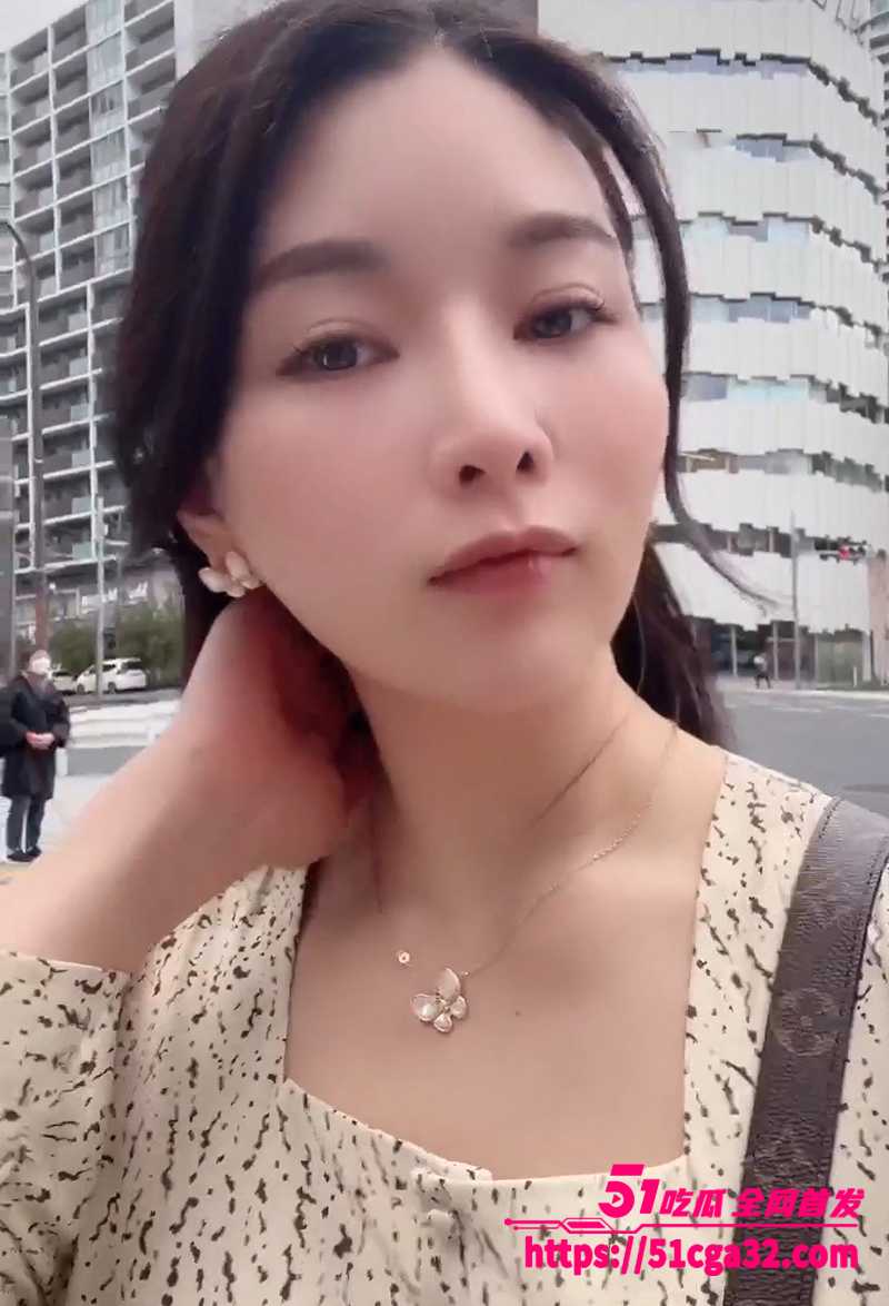 日本高颜值博主 Rikako 大尺度福利合集流出 大奶尤物各种淫骚露出 酒店激情做爱淫骚反差到爆!