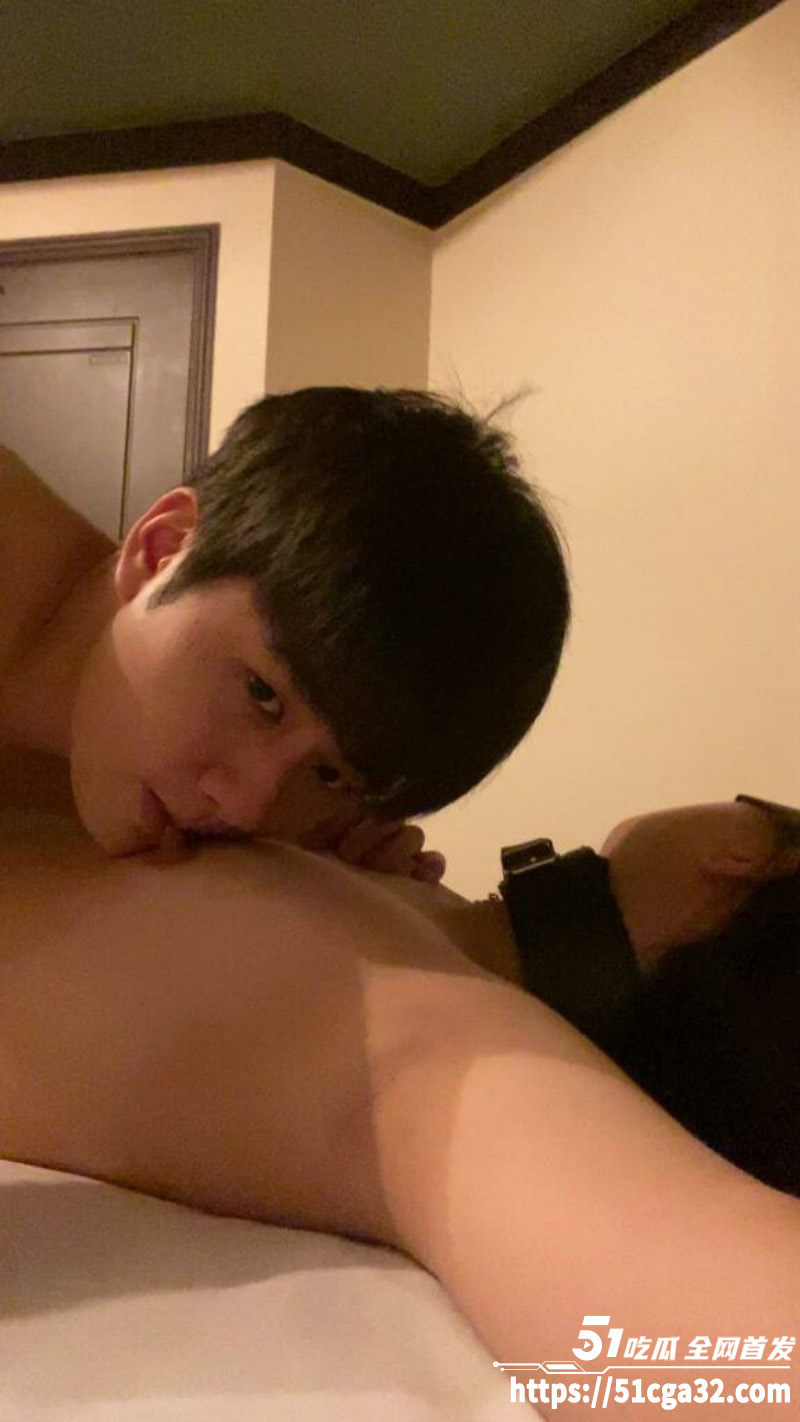 韩国情侣露脸泄密性爱视频03
