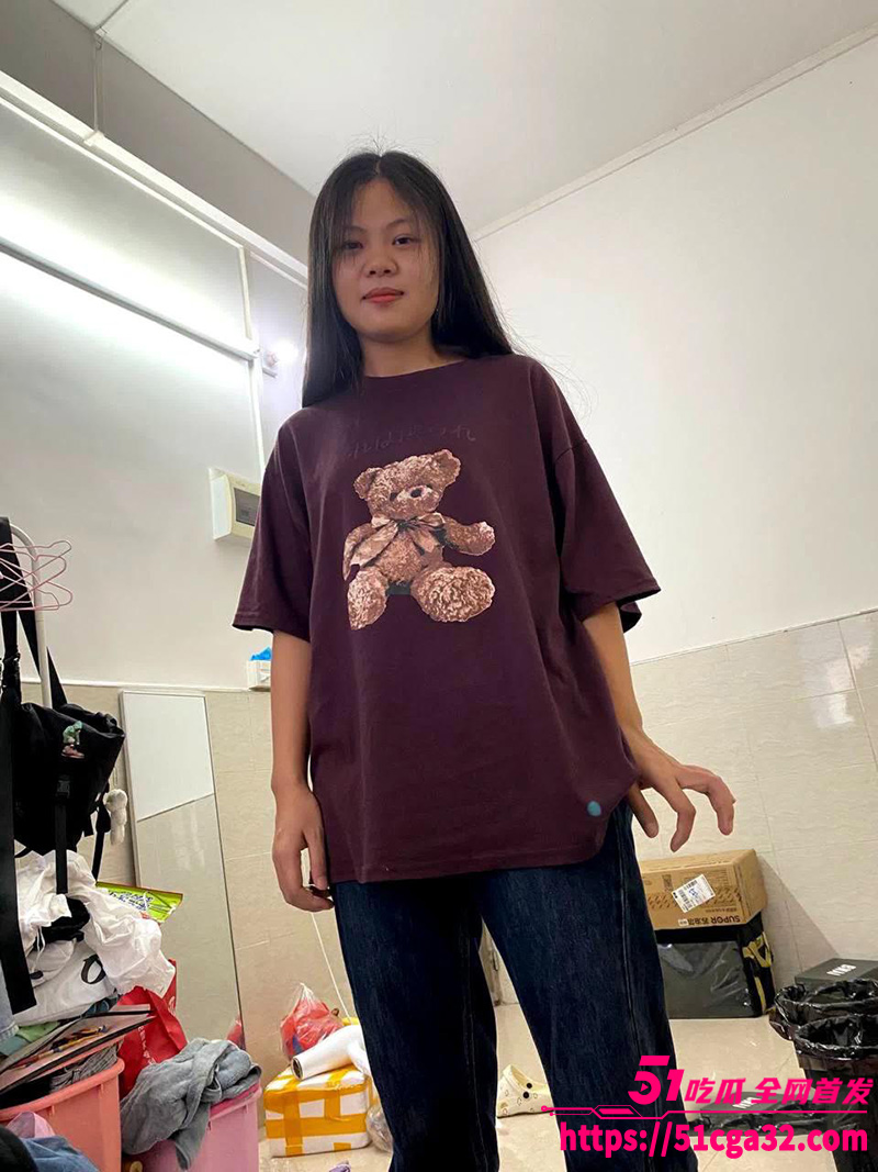 河南反差婊 赵露露 性生活被曝光流出 酒瓶塞逼 上下洞齐开 被男朋友调教成风骚母狗！