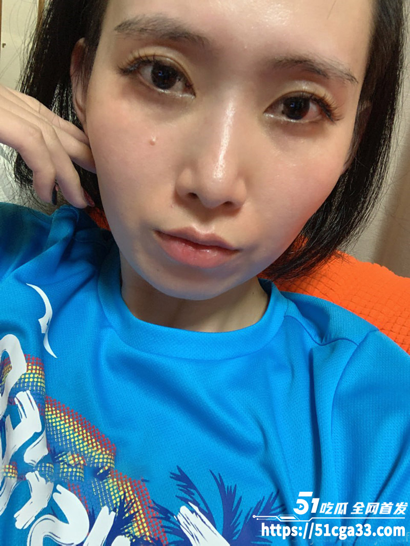 OnlyFans极品人妻 珍妮 自慰视频流出 超大黑牛狂捅嫩穴 高清特写骚逼拉丝镜头！