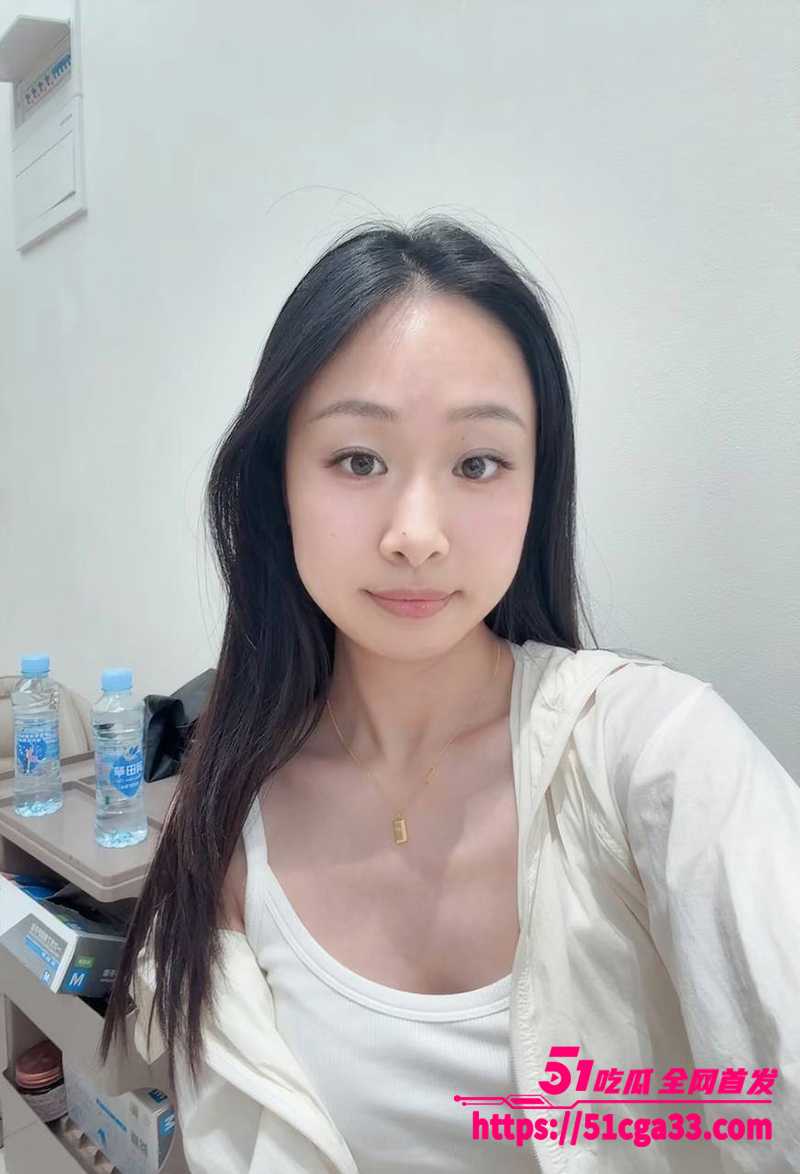 上海浦南幼儿园锦和校区美女幼师朱玲也裸聊自慰视频曝光2拷贝