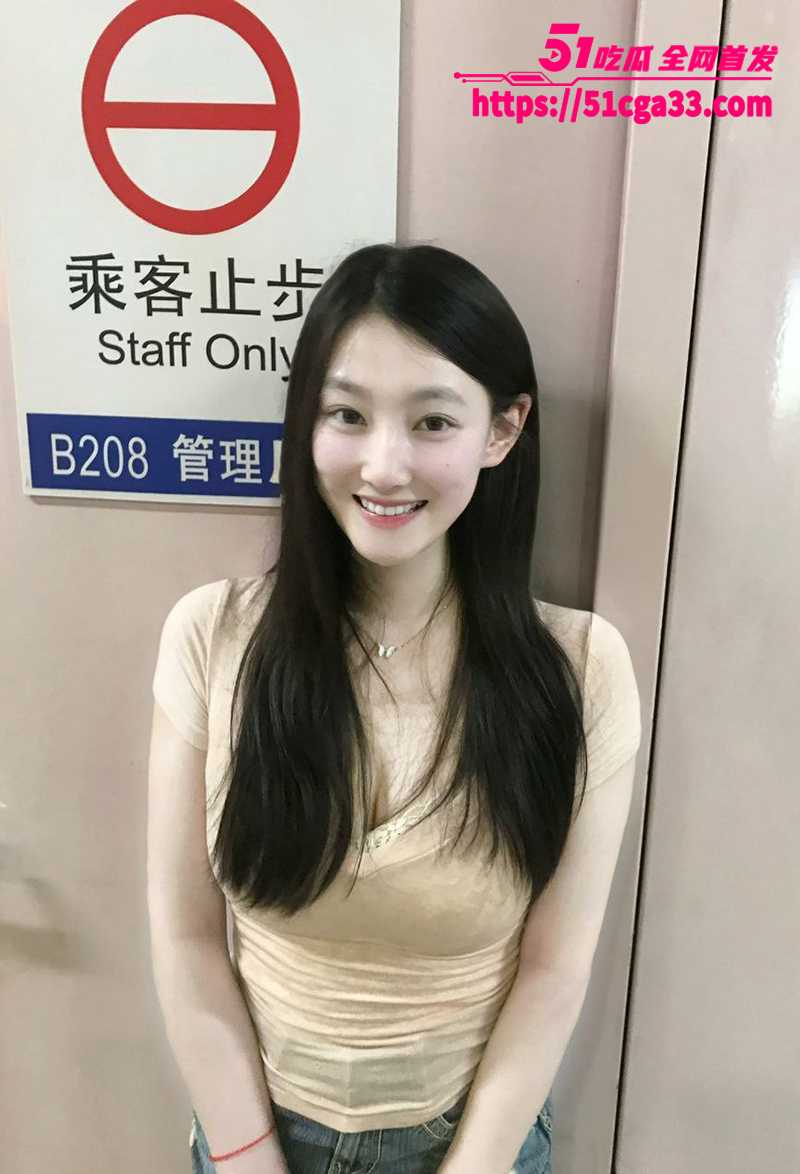 湖南清纯大学生抖音小网红全裸自拍视频流出2拷贝