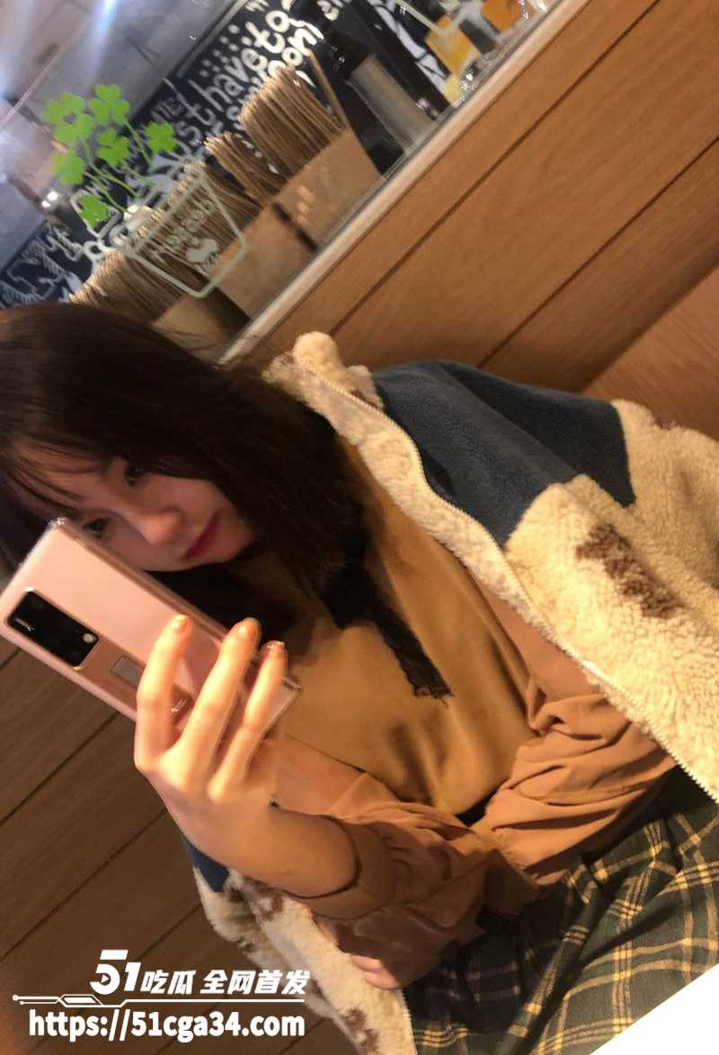 河南平顶山学生妹 笑笑 性爱视频被闺蜜曝出 清纯少女竟被男同学后入爆操 露脸舔屌超级反差！