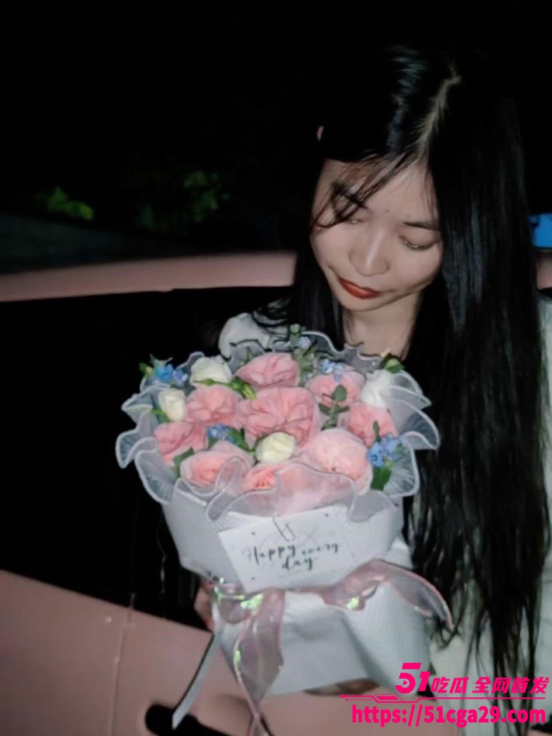 江西抚州英语老师 Jessica 不雅视频曝光 白嫩大奶被不停揉捏 肥臀嫩逼紧裹肉棒 淫荡十足！