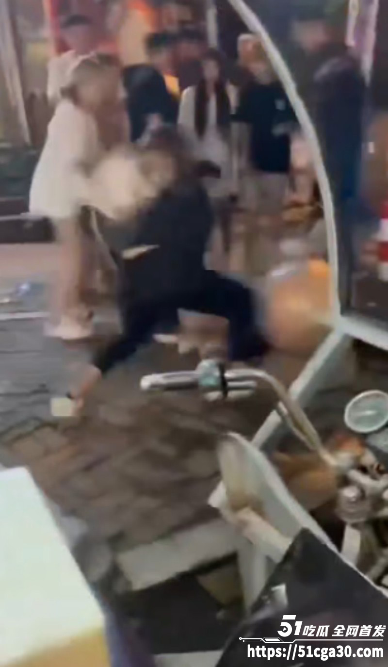 快手网红小乔妹妹被酒瓶爆头07