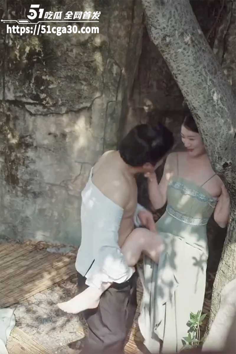 每日短剧《混沌圣体，开局为仙子解毒》意外穿越异世救下绝美仙子 入宗后又靠不懈努力成一代混沌圣体！