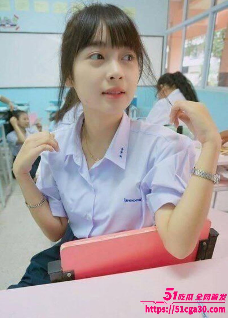 广州电子厂妹性爱视频被男友曝光 巨乳翘臀曲线勾魂 肥美臀部高翘 迎合男友猛烈抽插！