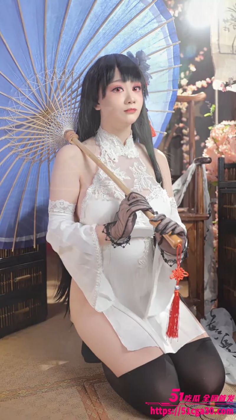 童言巨乳福利姬阿雪雪拍摄逸仙旗袍写真 3