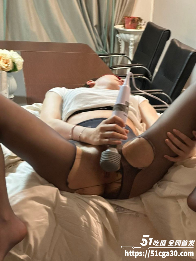 清纯女大被变态金主性虐调教08