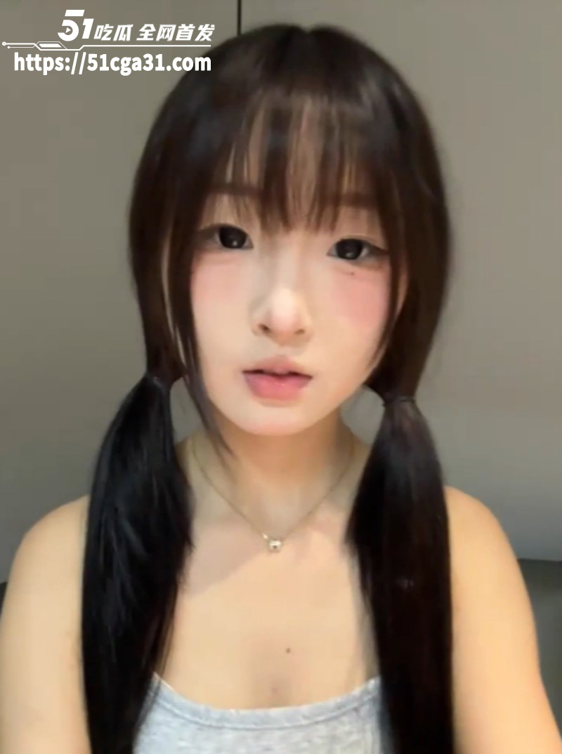 极品粉嫩萝莉 lelebaybay888 刚满18岁就迫不及待下海大秀 激情自慰尽显天真稚嫩！