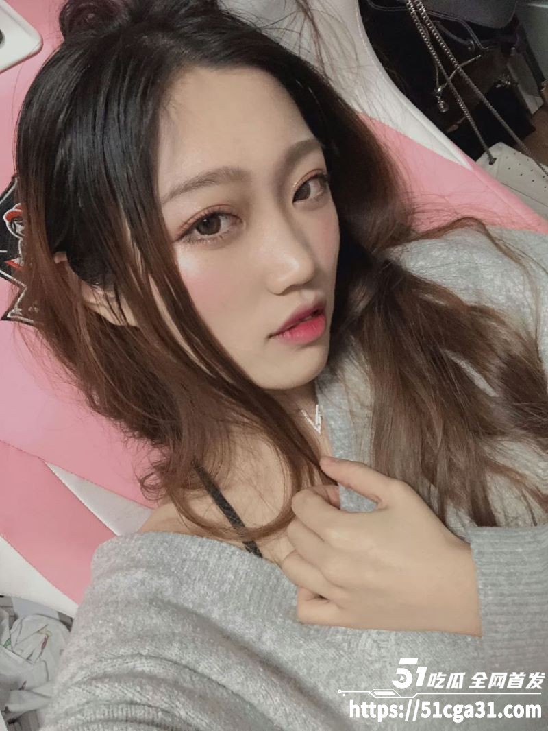 上海浦东大奶骚母狗张慧莲性爱视频流出 4