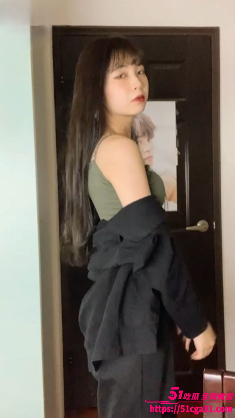 台湾可爱甜妹李轩怡被诈骗人员偷录裸体面试视频 2