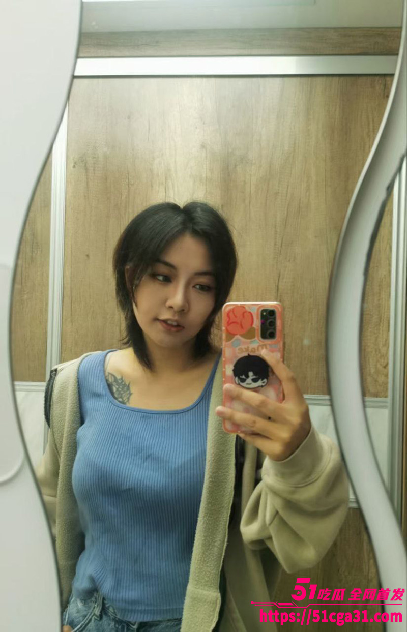 上海纹身大奶少妇 套子 裸聊做爱视频流出 极品身材小穴超敏感 上位骑乘甩奶无限诱惑！