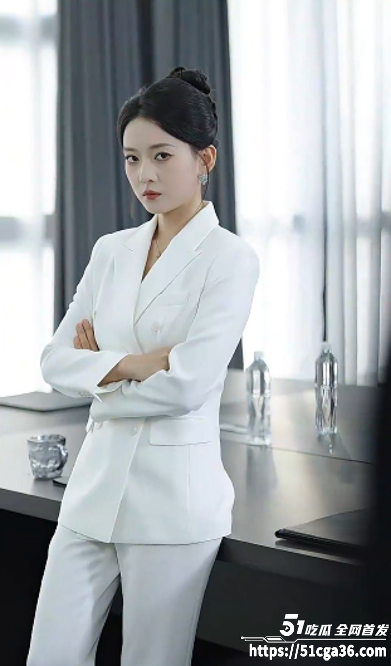 擦边短剧《恶犬》高材生美女为父母报仇 担任仇家公司总裁 不料富家少爷对其百般刁难！