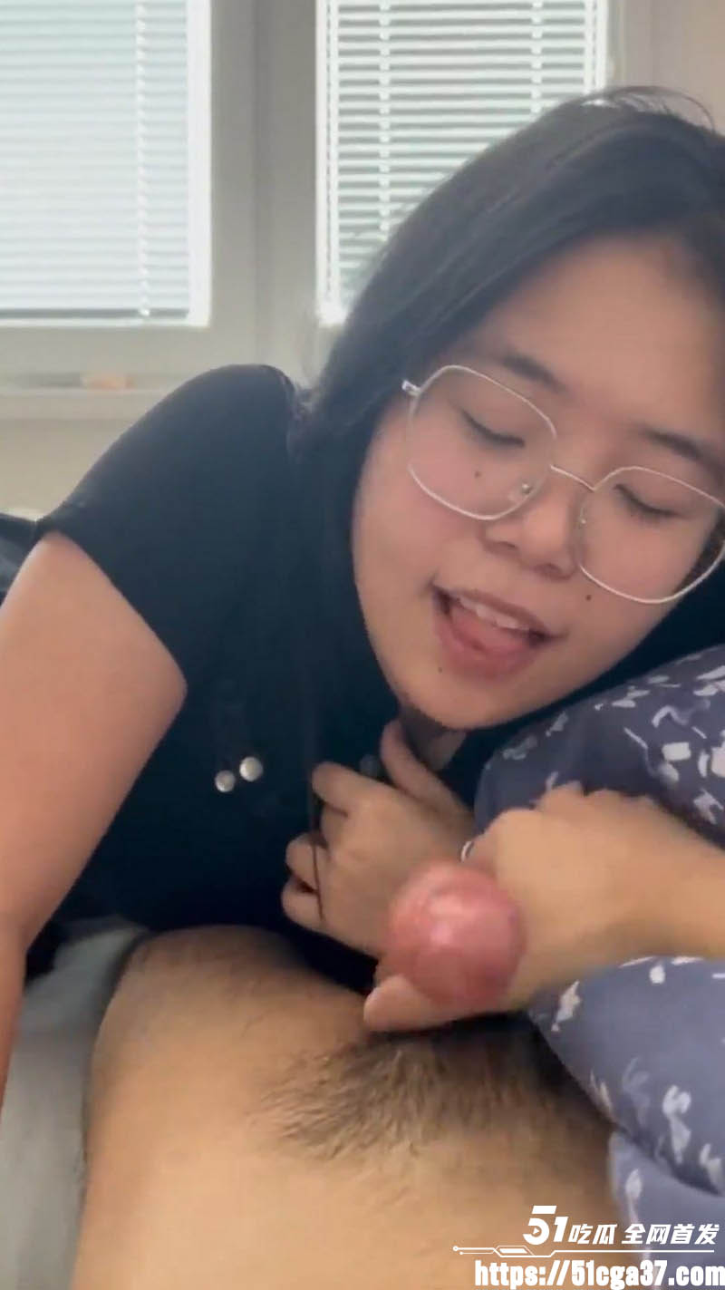 极品巨乳眼镜婊被调教视频流出 5