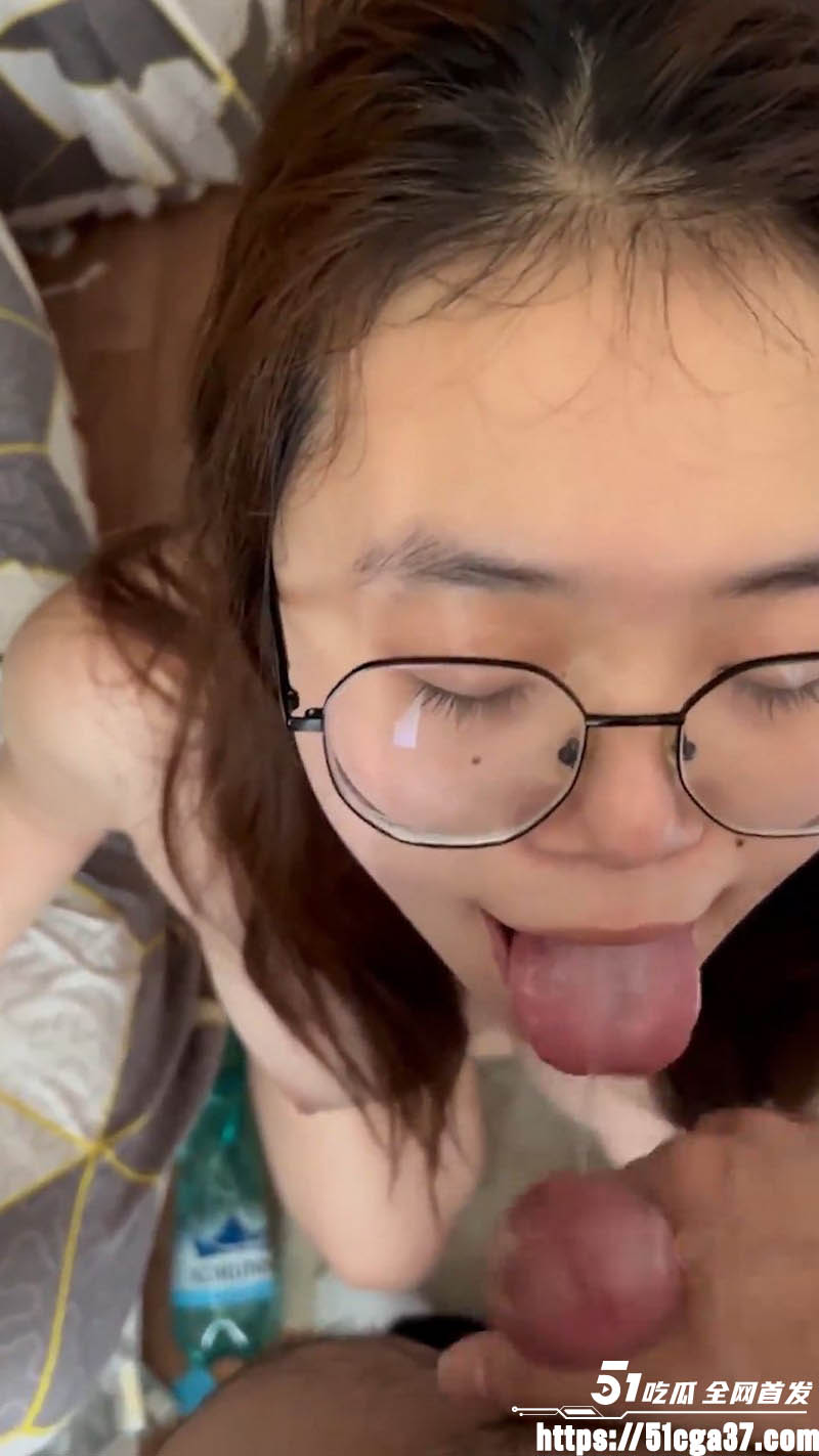 极品巨乳眼镜婊被调教视频流出 7
