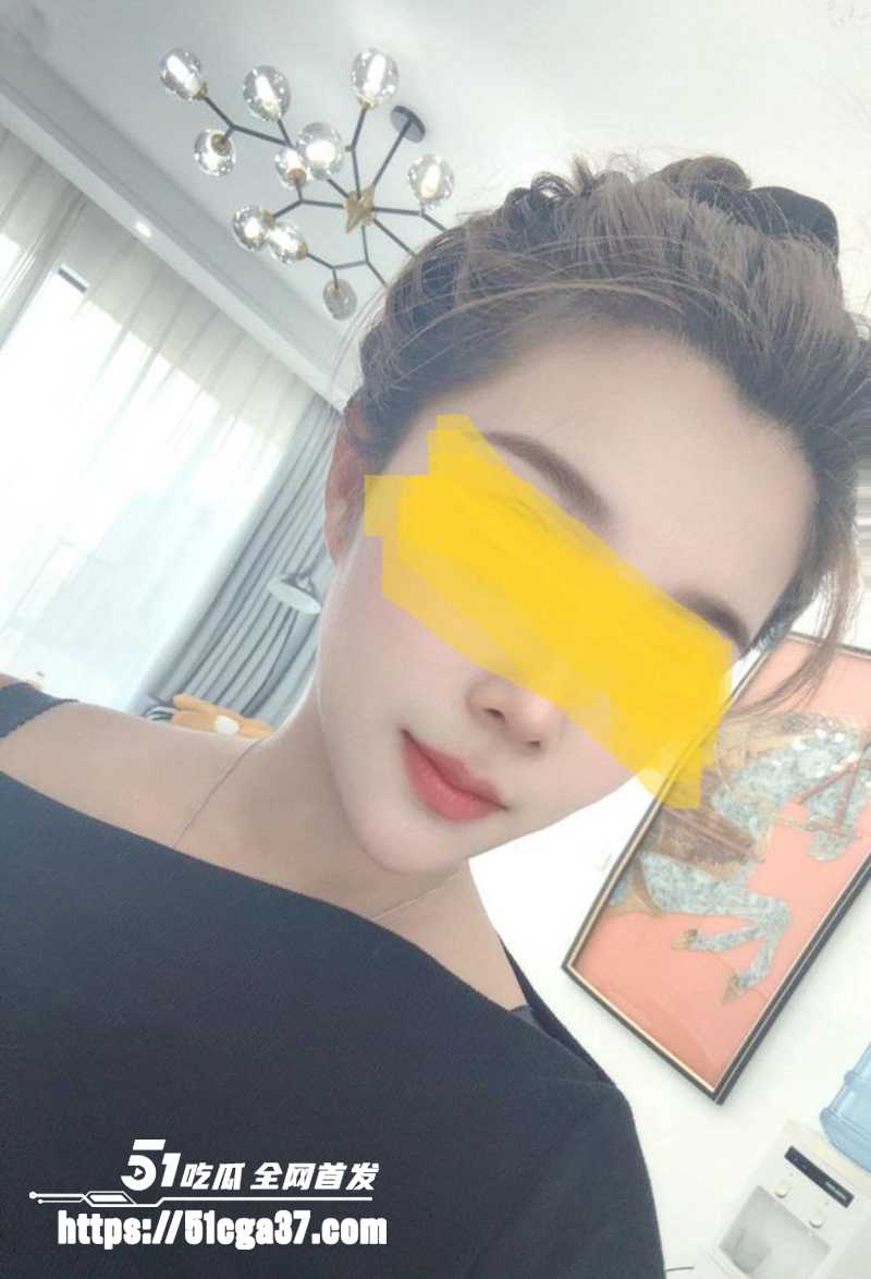 乱伦大神 奶子即正义 新作来袭 老婆醉酒睡死 当面上了她亲妹妹 捧着小姨子大屁股爆操 无套内射爽翻天！