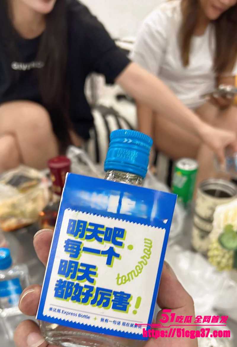 乱伦大神奶子即正义偷情极品高颜值小姨子视频流出4拷贝