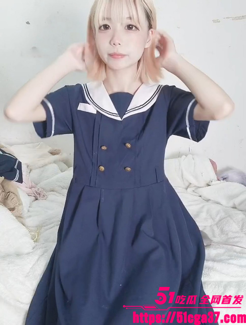 顶级福利姬萝莉 斜眼龙王 大尺度变装视频流出 青涩面容宛如邻家小妹 稚嫩裸体无限诱惑！