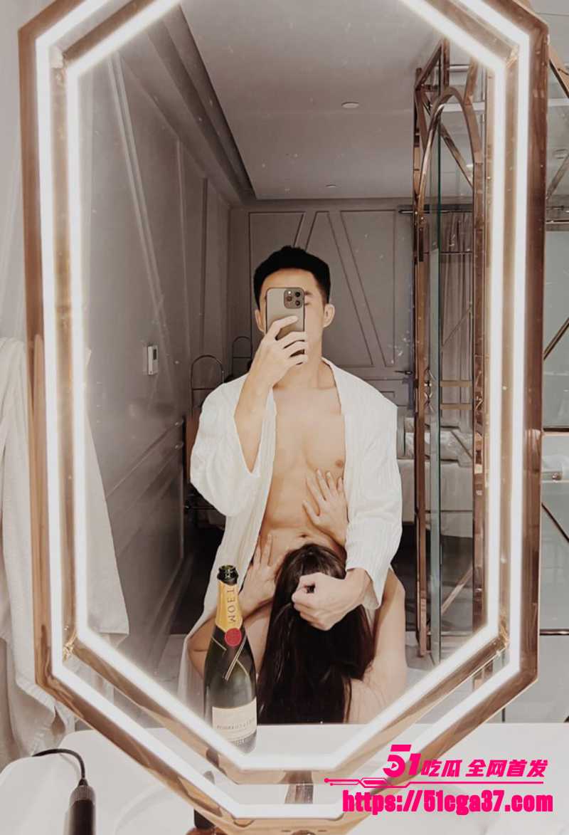 马来西亚健身博主 tw3nty3ighty 化身炮王约操各种御姐女神 浴室后入户外狂干 大量性爱私拍泄露！