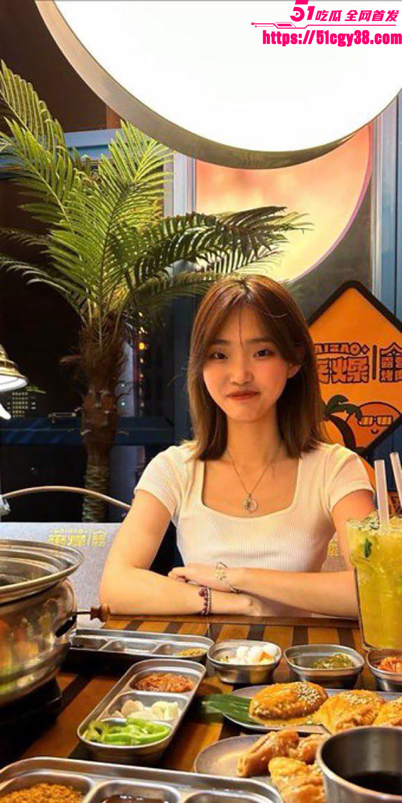 呼和浩特清纯女大学生 毕其格 做爱视频流出 黑丝渔网包裹蜜桃臀 各种视角猛操蝴蝶嫩穴 ！