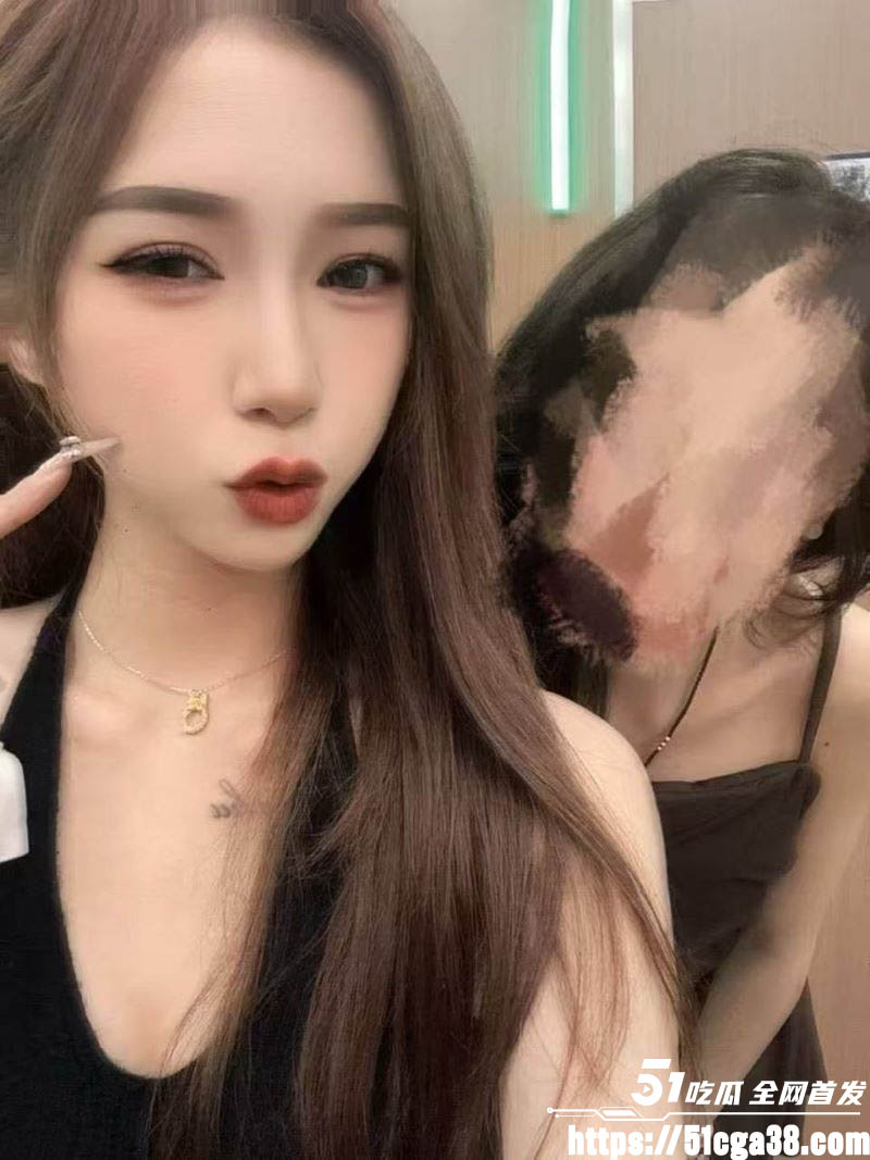 广东惠州陪酒女 梁梓琪 约炮视频泄密 口交深喉到根唾液拉丝 被后入蜜臀 撞击声响彻房间！