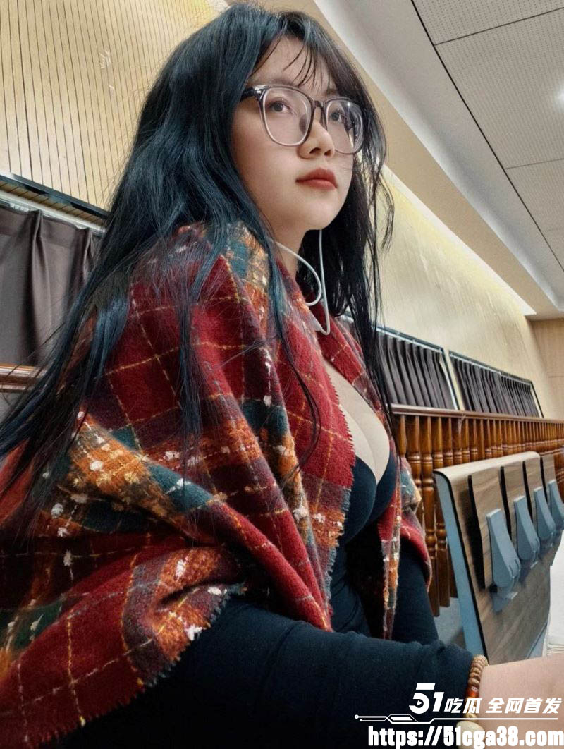 青海师范大学 李娇娇 大尺度私生活曝光 温柔班长床上变淫荡尤物 小穴紧夹肉棒 淫水四溅！