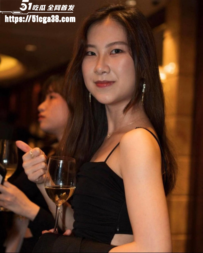香港大学校花 黄凯欣 第二弹 沦为富二代性奴后 惨遭乳夹皮鞭调教 女神形象荡然无存！