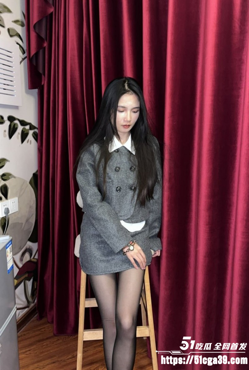 高颜值清纯舞蹈生 被金主包养调教 完美露脸激烈操嘴后入 口爆吞精堪称视觉盛宴！