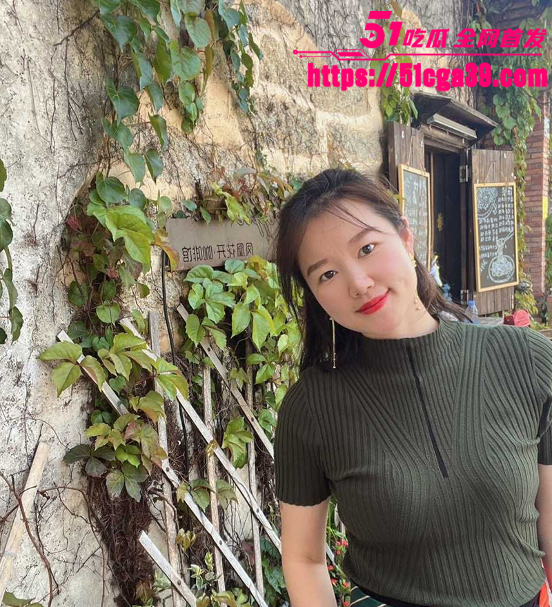 重庆丰都医院临聘人员 王丽 性欲旺盛与老公异地多次约炮偷情 小穴被被深入挑逗 沉醉出轨快感中无法自拔！
