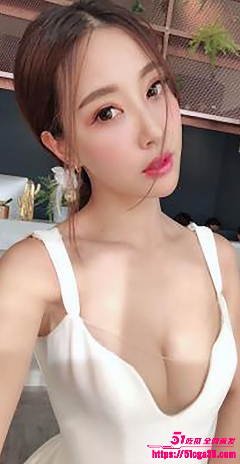 性感人妻 Qbee张比比 出轨情人激情视频流出 火辣后入口交引爆全网！