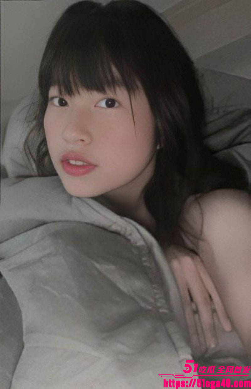极品反差母狗 洪晓婕 裸照视频流出 娇嫩身躯散发青春气息 舔屏诱惑视觉冲击拉满！